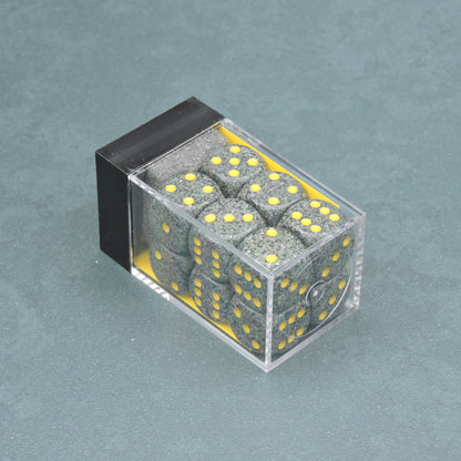 Urban Camo Speckled 16mm d6 Dice Block (12 dice)