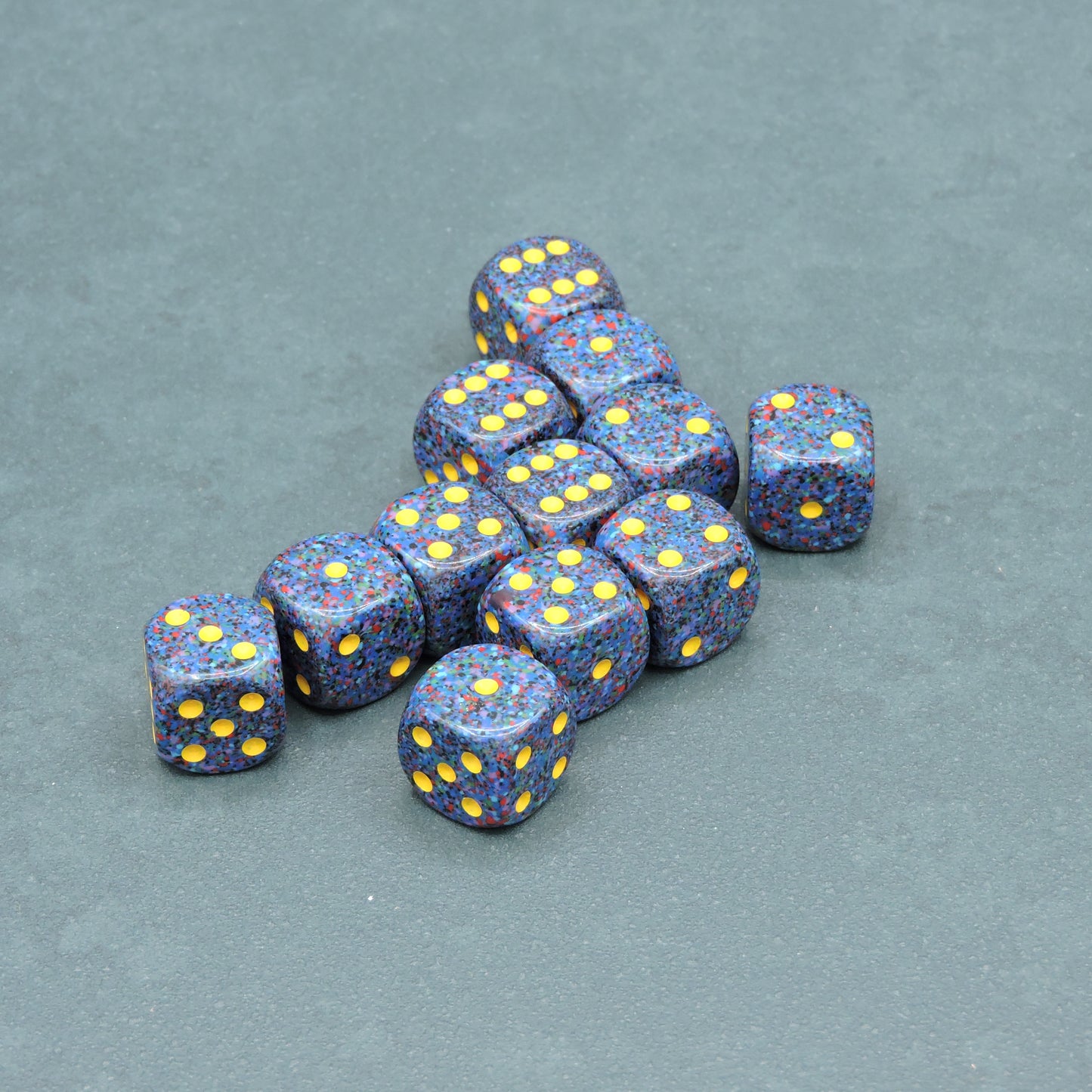 Twilight Speckled 16mm d6 Dice Block (12 dice)