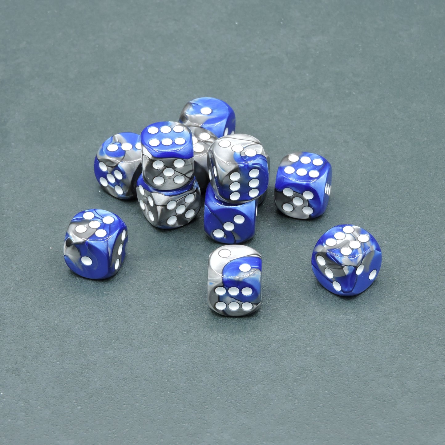 Blue-Steel w/ white Gemini 16mm d6 Dice Block (12 dice)