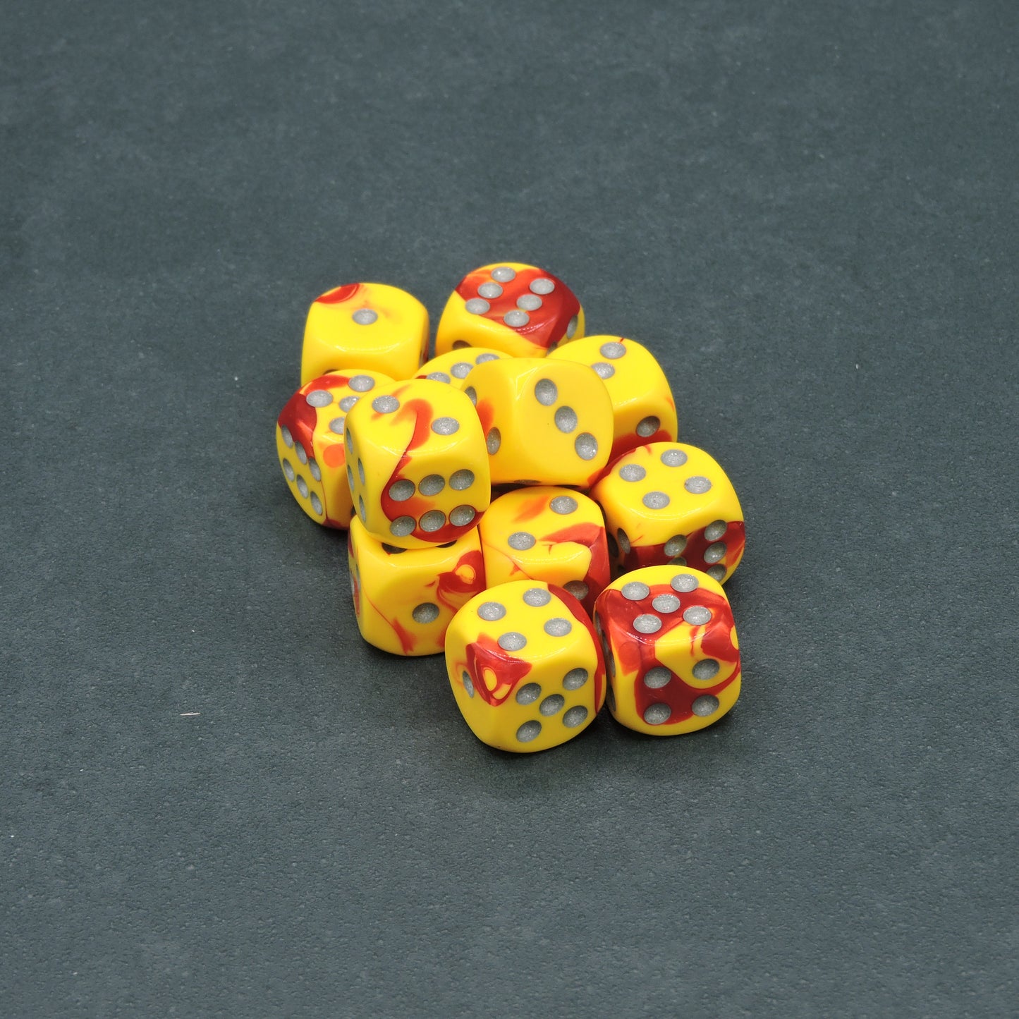 Red-Yellow w/ silver Gemini 16mm d6 Dice Block (12 dice)