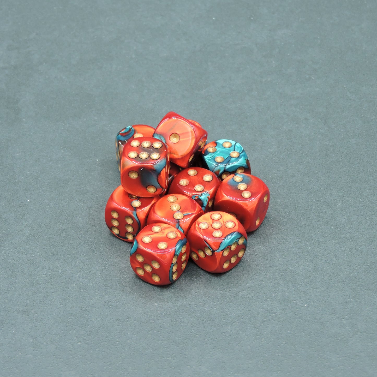 Red-Teal w/ gold Gemini 16mm d6 Dice Block (12 dice)